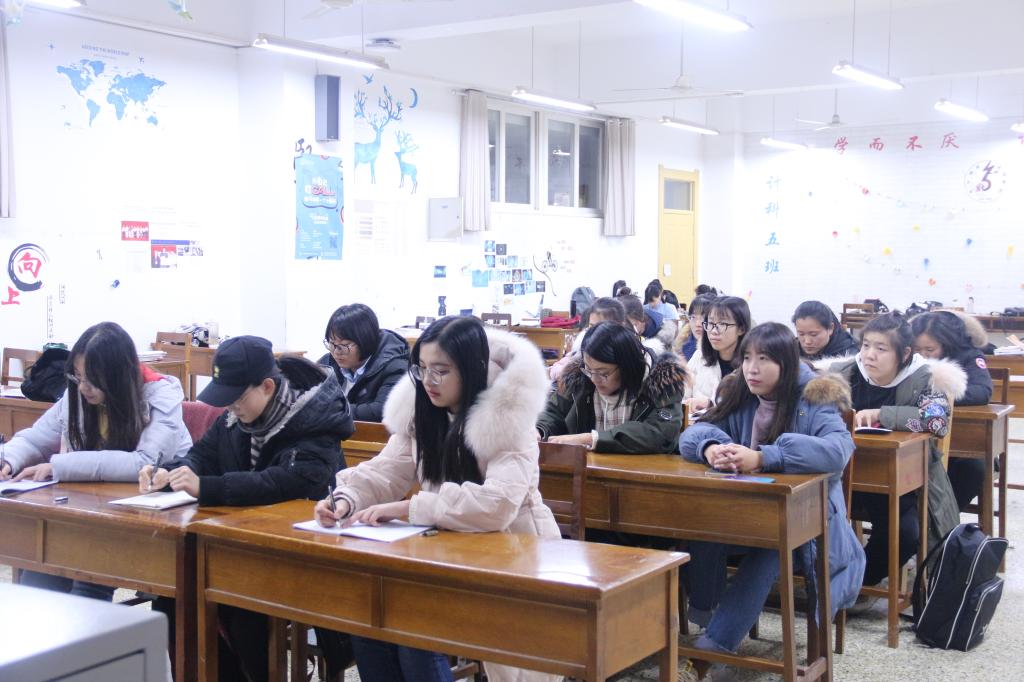 光迅科技女生宿舍探秘，溫馨舒適，青春綻放,第1張