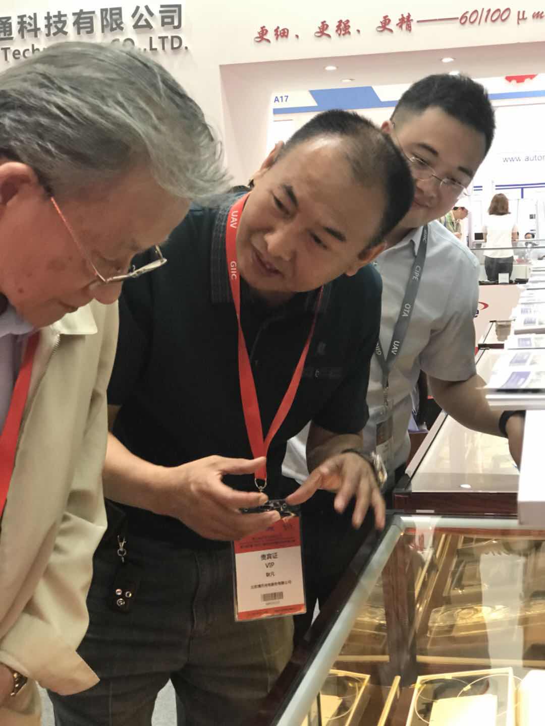 光迅科技，信領(lǐng)域創(chuàng)新發(fā)展的先鋒力量,光迅科技設(shè)備圖示,光迅科技設(shè)備,第1張